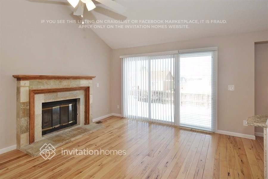 2851 S Genoa St - Photo 5 of 20