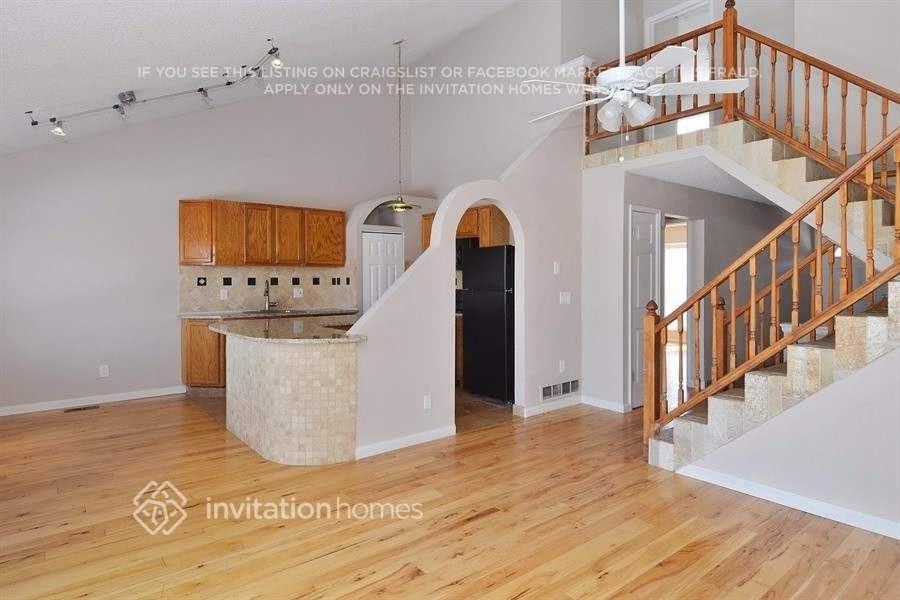 2851 S Genoa St - Photo 6 of 20