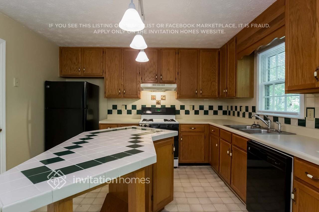 2 Indian Lake Ct - Photo 7 of 20