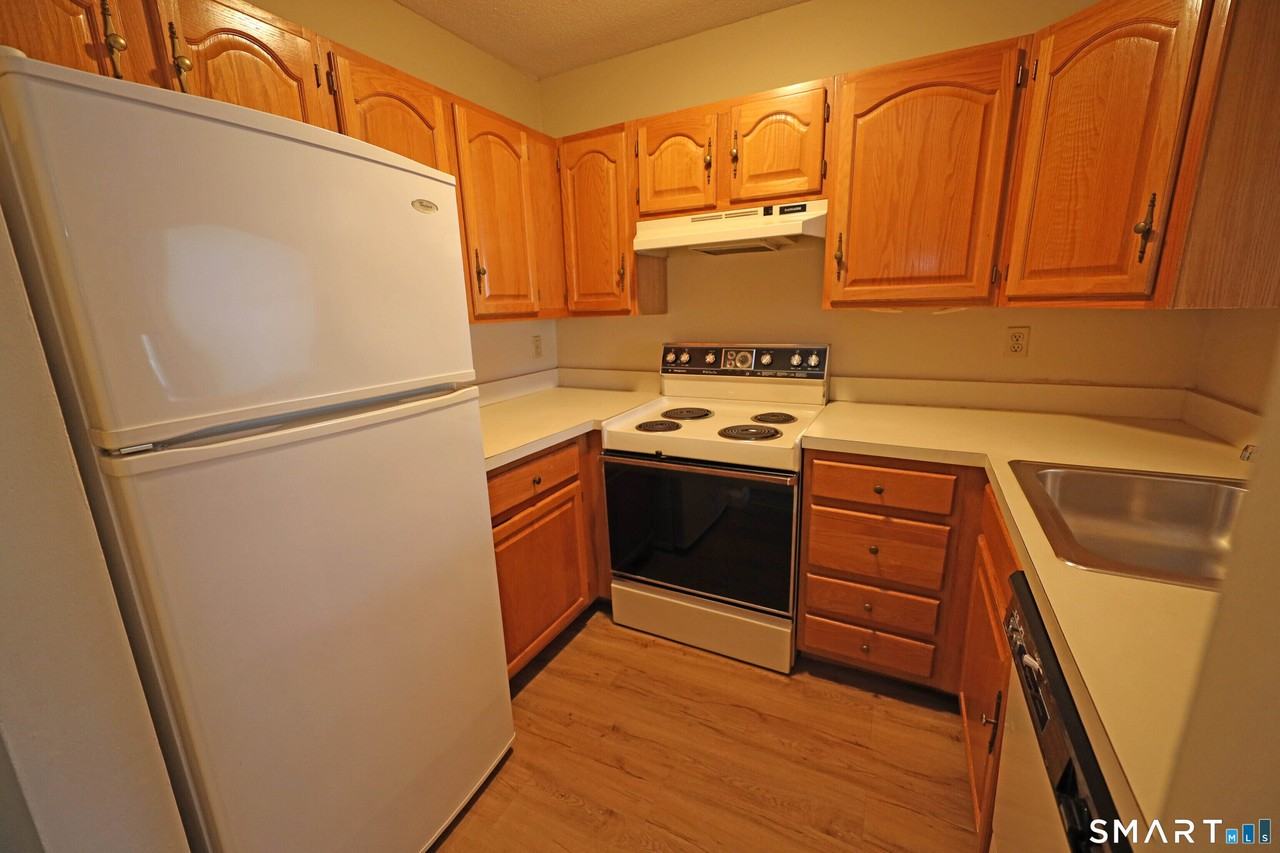 47 Highland St - Photo 2 of 21
