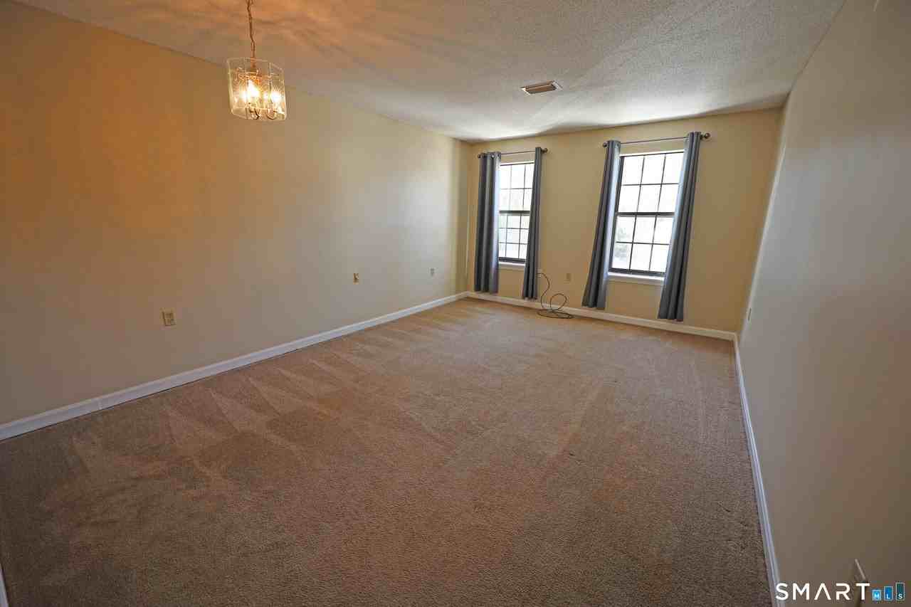 47 Highland St - Photo 4 of 21