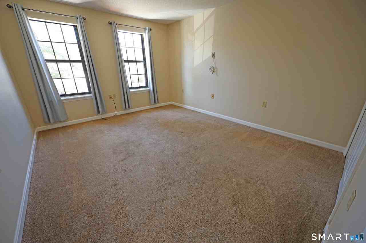 47 Highland St - Photo 6 of 21