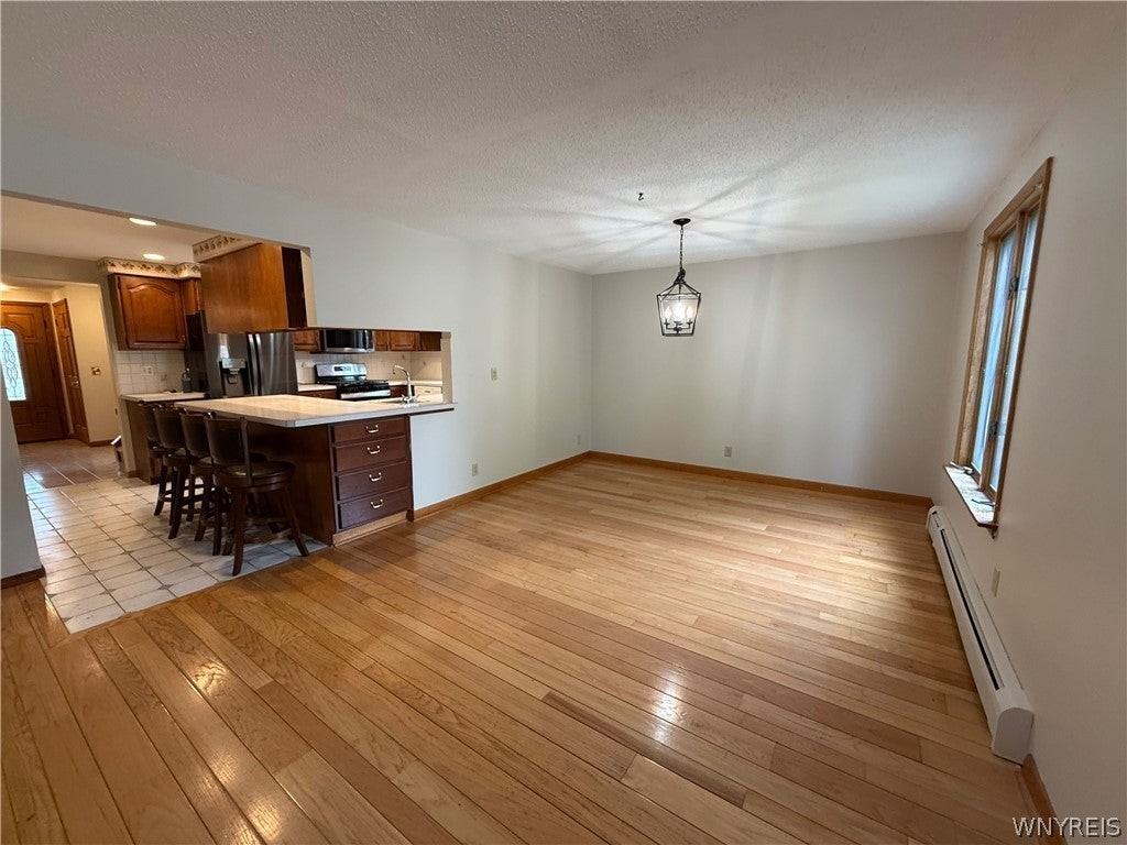 437 Springville Ave - Photo 6 of 32