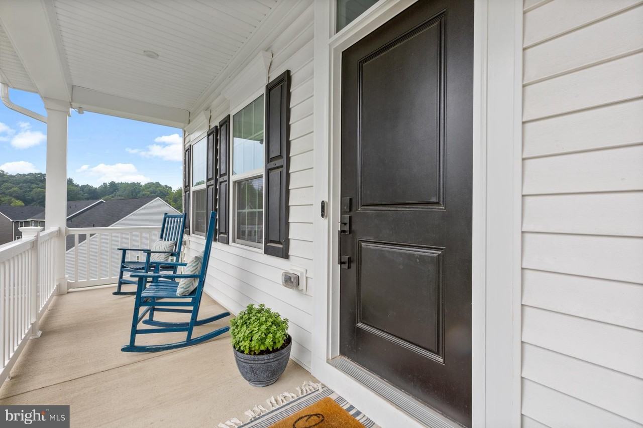 8378 Legacy Cir - Photo 2 of 44