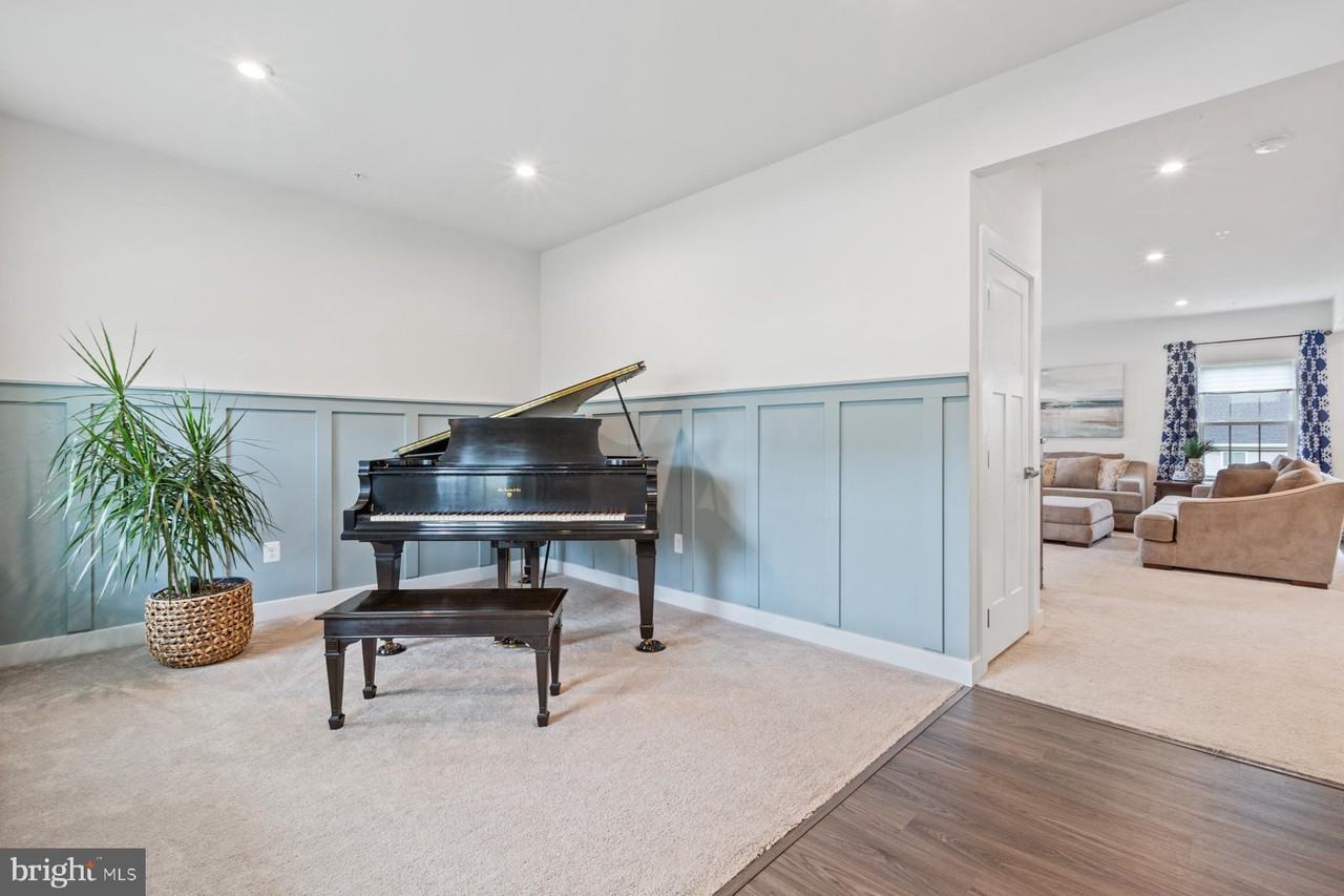 8378 Legacy Cir - Photo 3 of 44