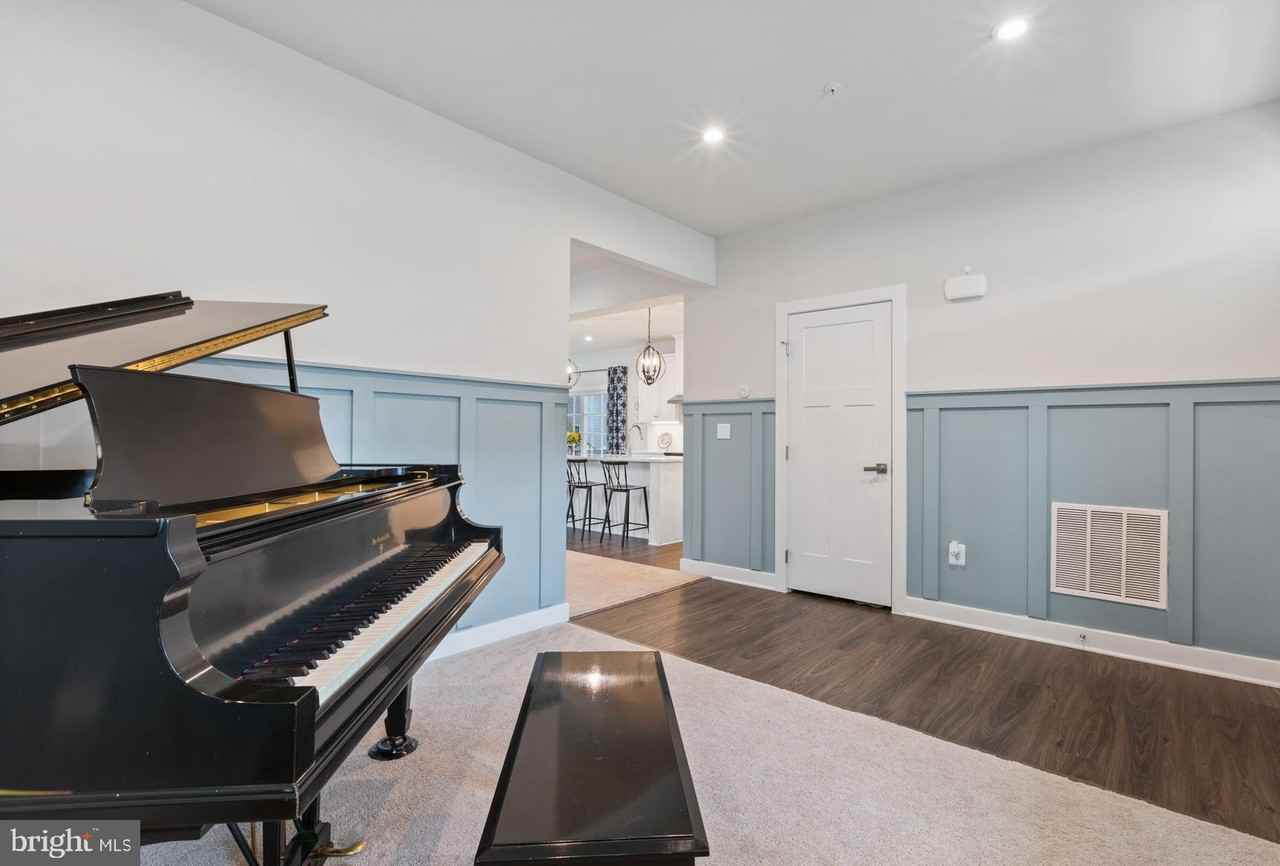 8378 Legacy Cir - Photo 5 of 44