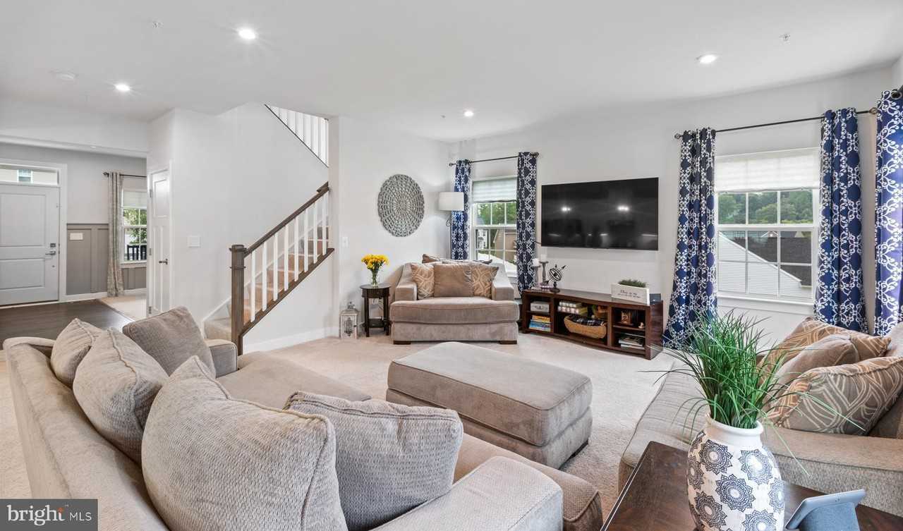 8378 Legacy Cir - Photo 7 of 44
