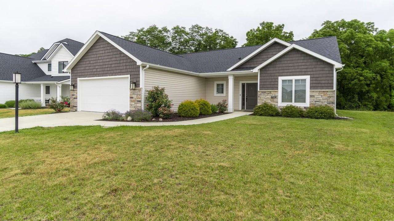 2128 Freestone Pl - Photo 2 of 30