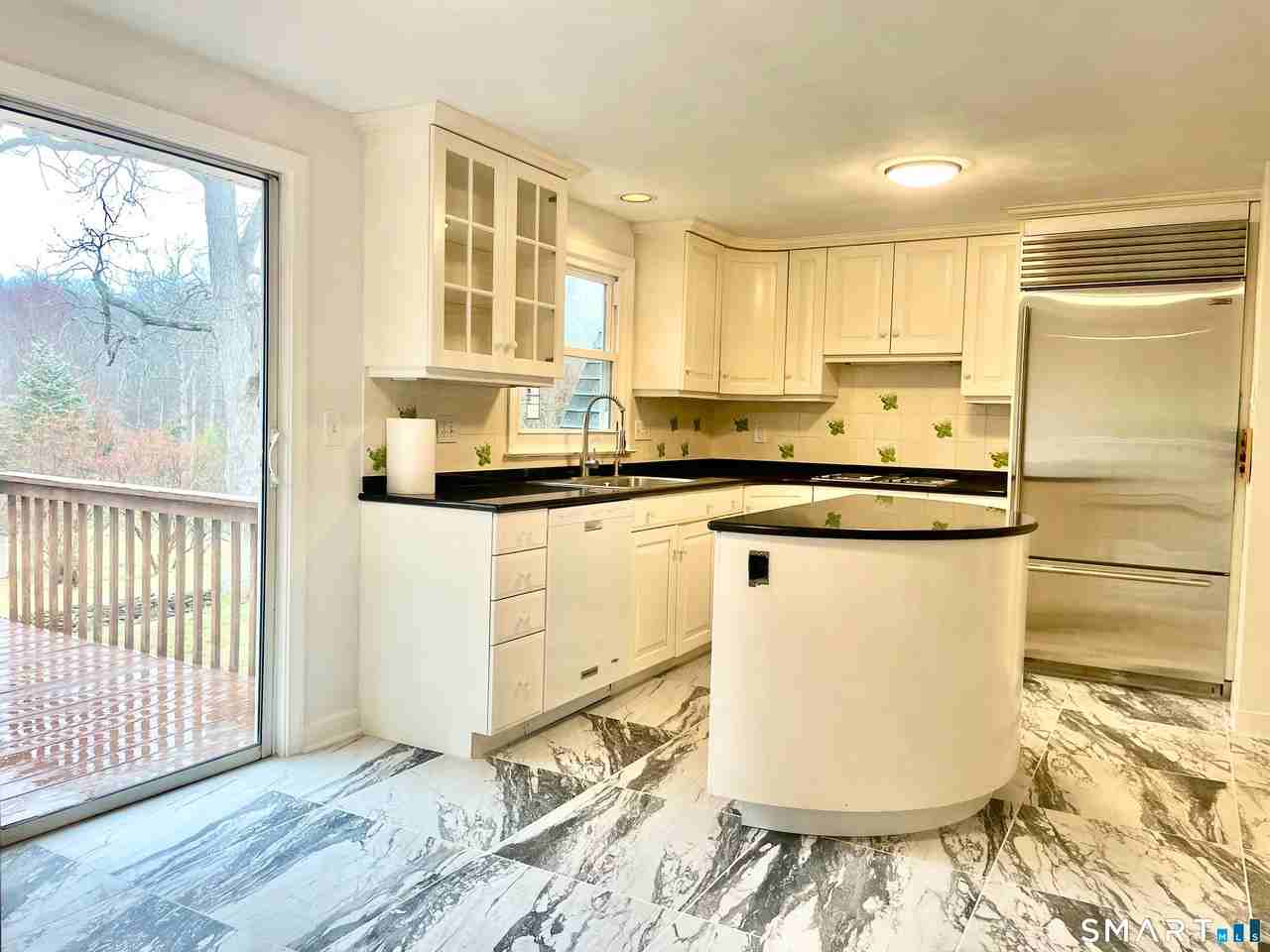 661 Chestnut Hill Rd - Photo 3 of 30