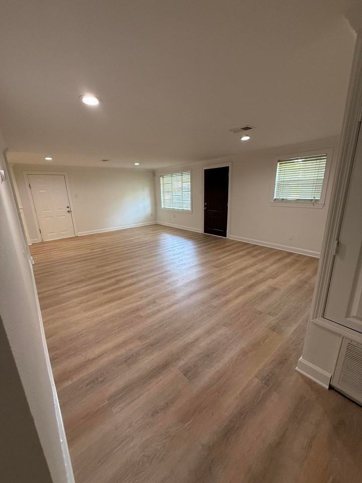503 Second Ave - Photo 4 of 20