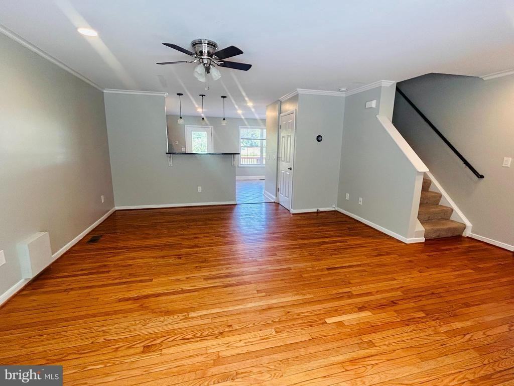 400 Munsons Hill Ct - Photo 3 of 21