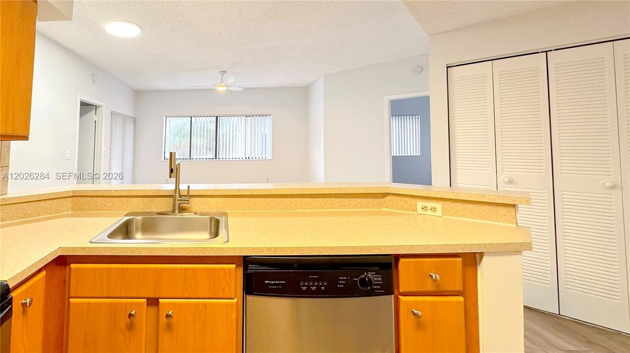 2445 Sw 18th Ter ##107 - Photo 4 of 21