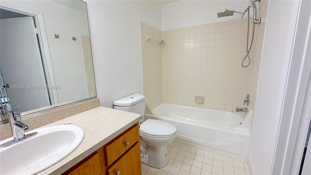 2445 Sw 18th Ter ##107 - Photo 6 of 21