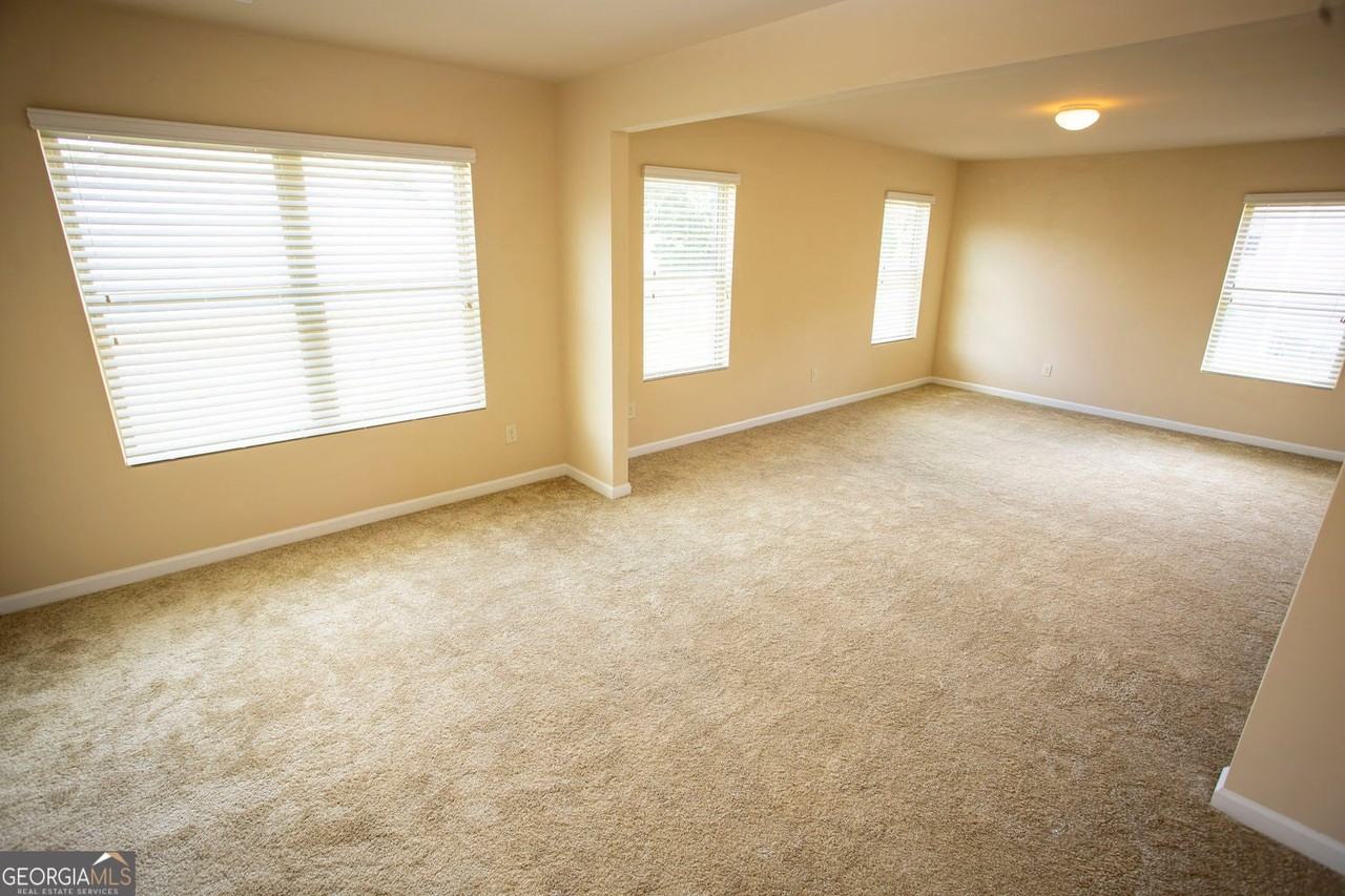 141 Westin Way - Photo 3 of 50