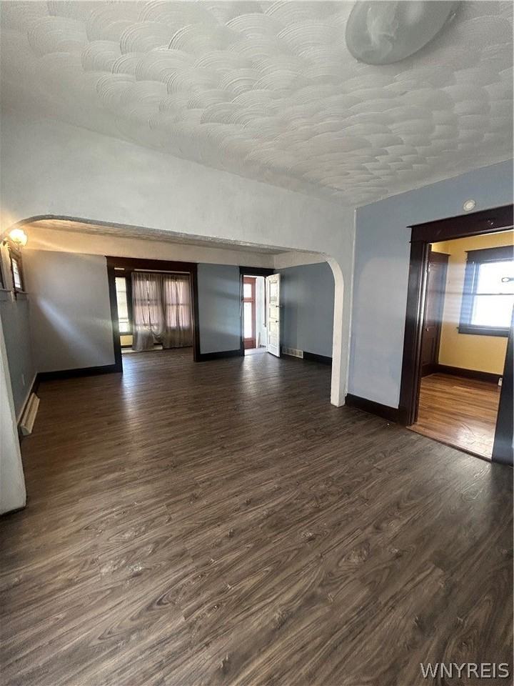 81 Saint Florian St - Photo 3 of 10