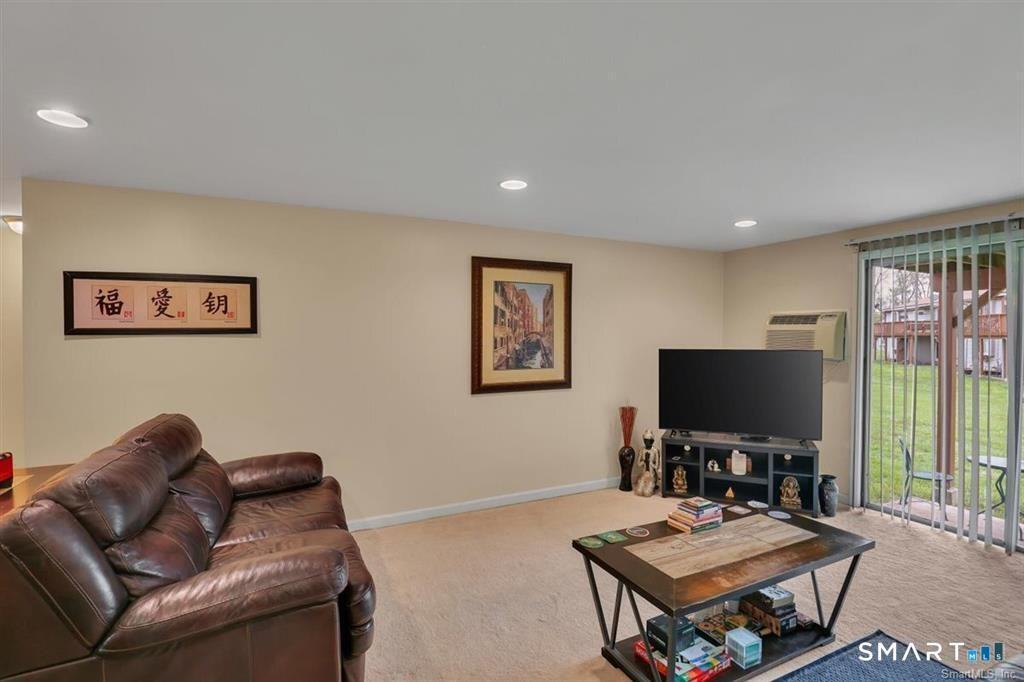 43 Carillon Dr - Photo 6 of 18