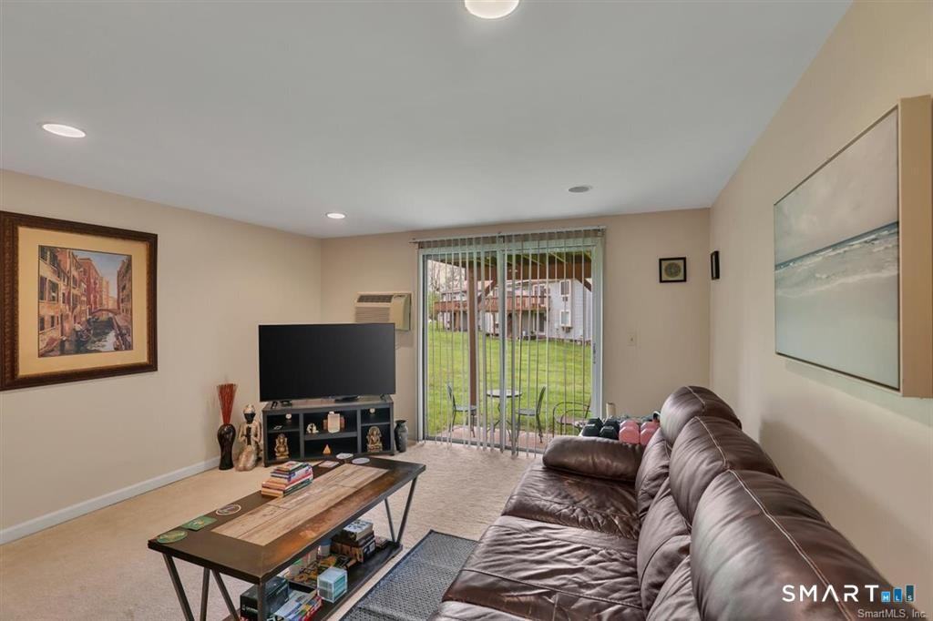 43 Carillon Dr - Photo 7 of 18