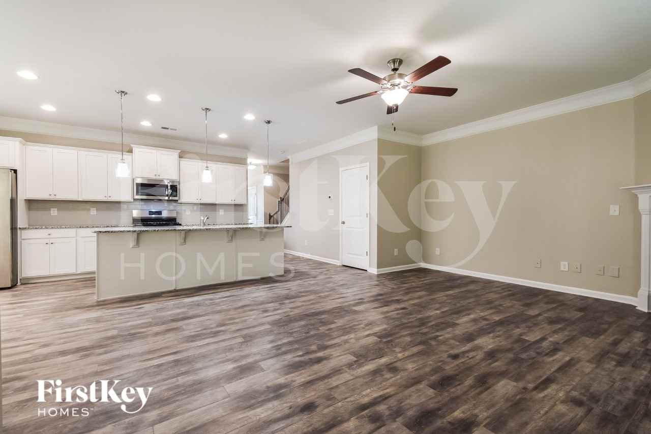 230 Hickory Commons Way - Photo 4 of 19