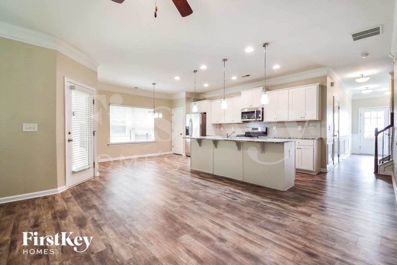 230 Hickory Commons Way - Photo 5 of 19