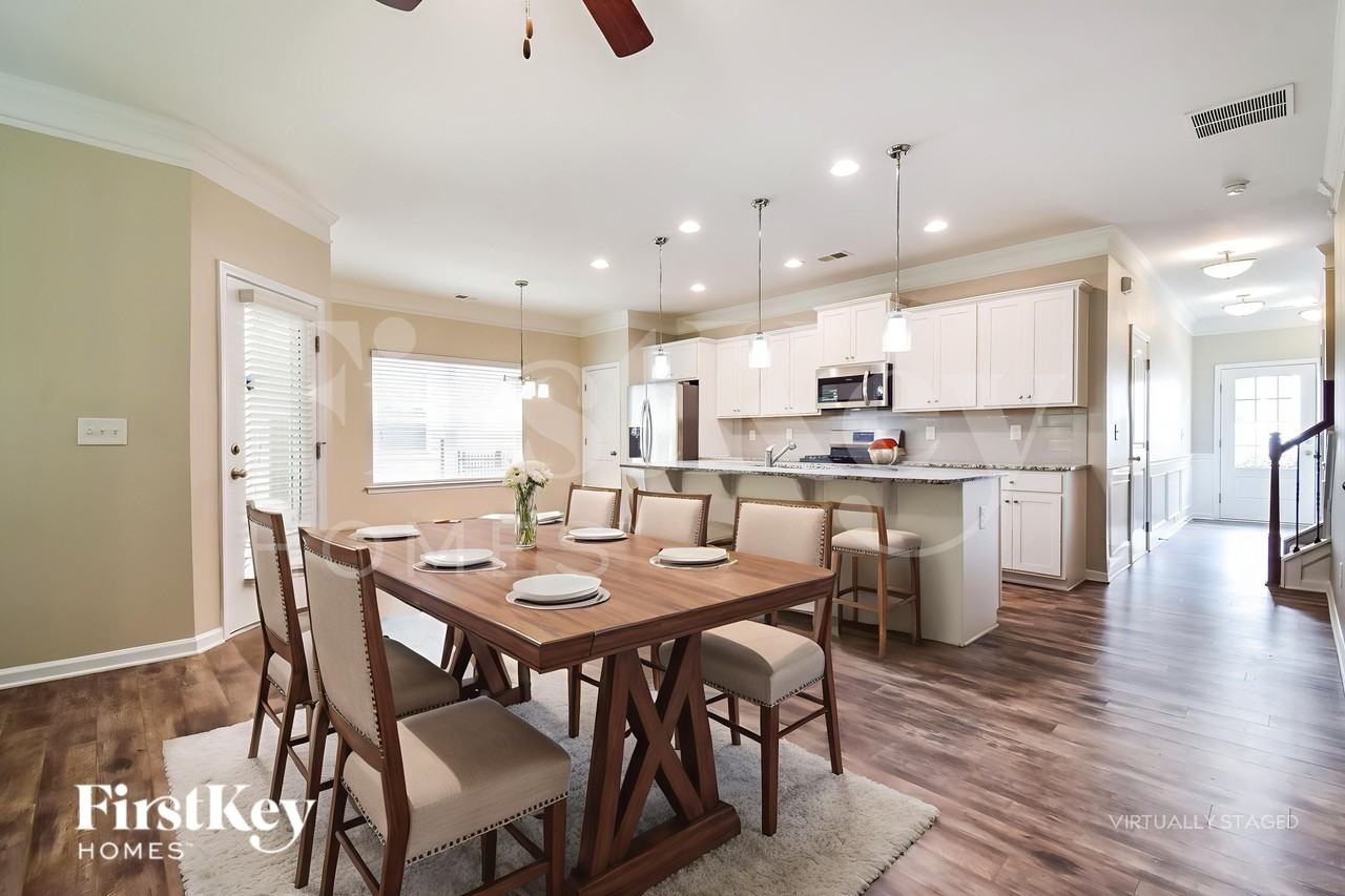 230 Hickory Commons Way - Photo 6 of 19