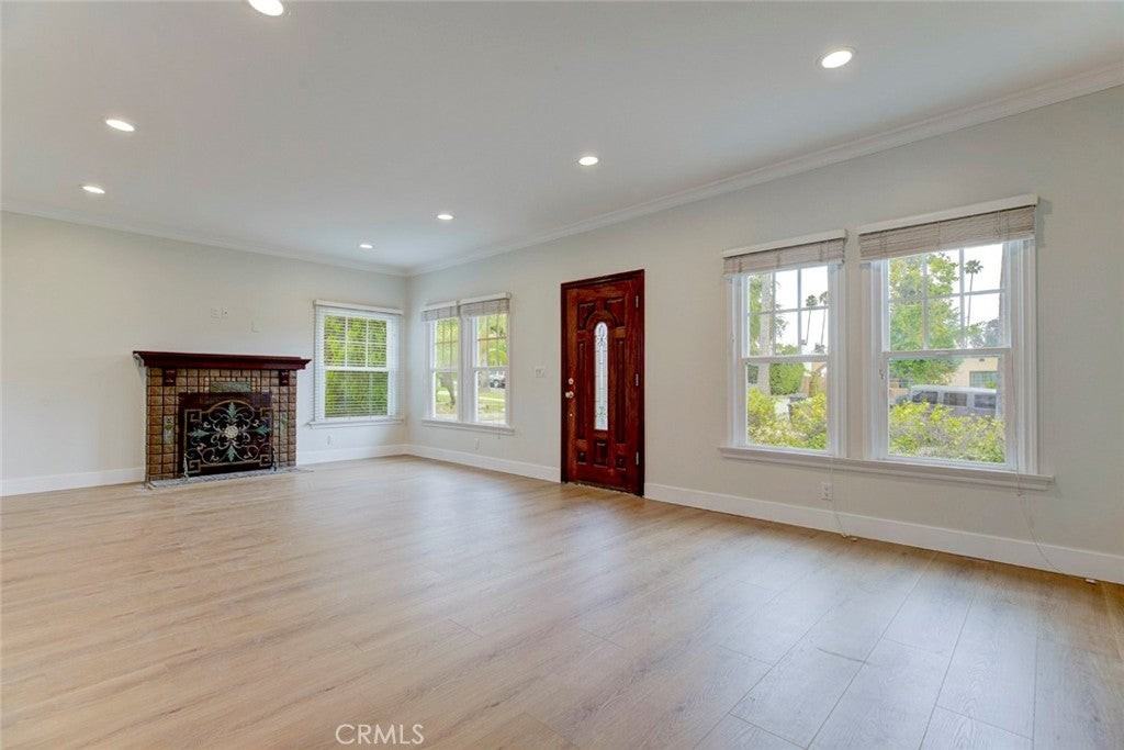 1333 Western Ave - Photo 4 of 35