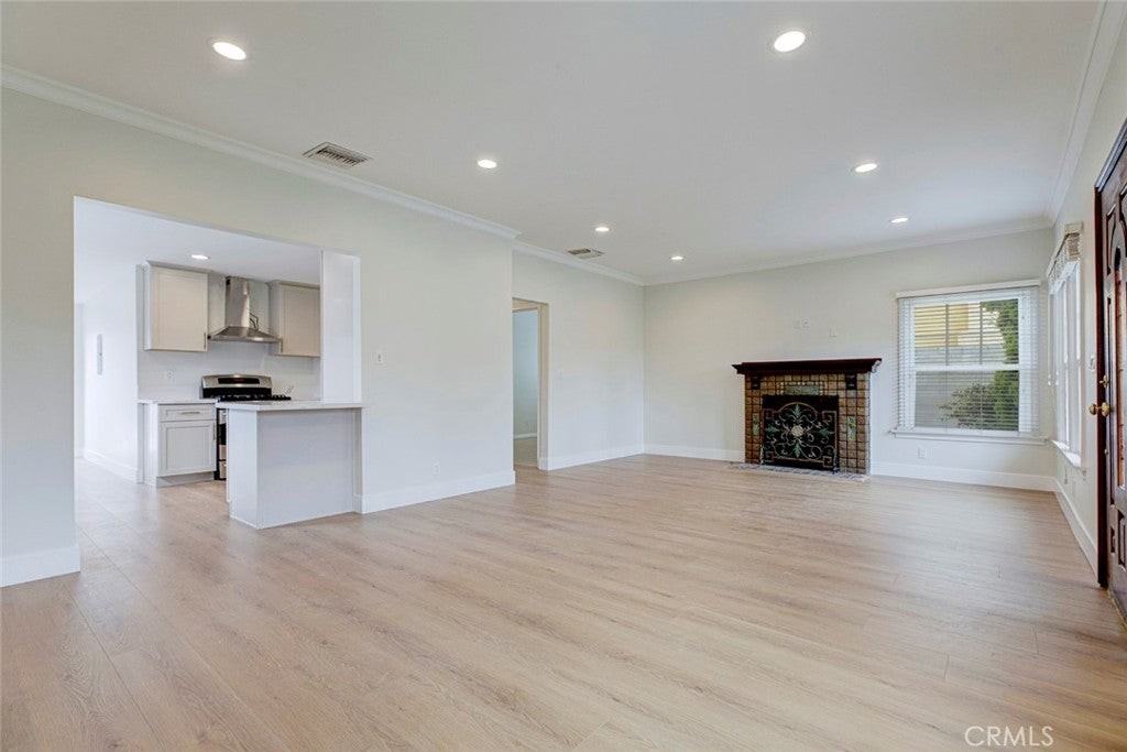 1333 Western Ave - Photo 5 of 35