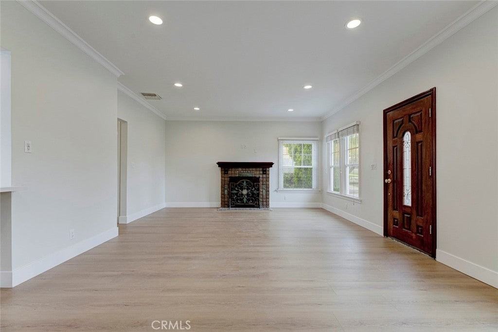 1333 Western Ave - Photo 6 of 35