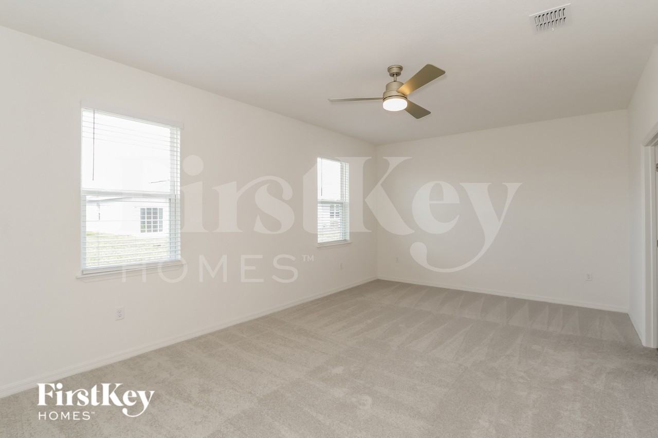 430 Reina Way - Photo 6 of 16