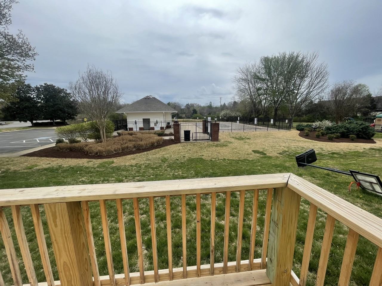 2285 Oak Hill Dr - Photo 4 of 21