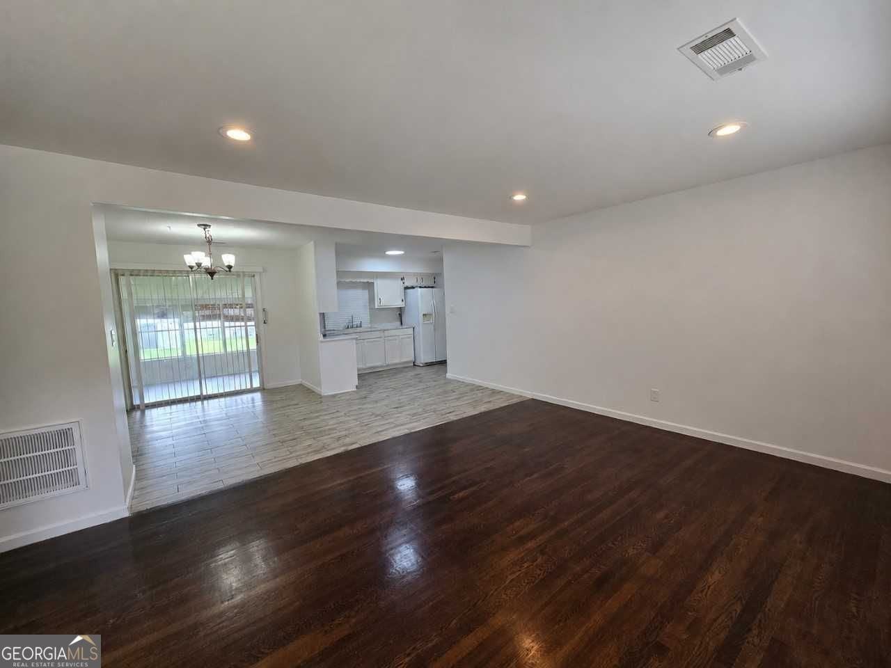 6589 Allatoona Rd - Photo 3 of 22