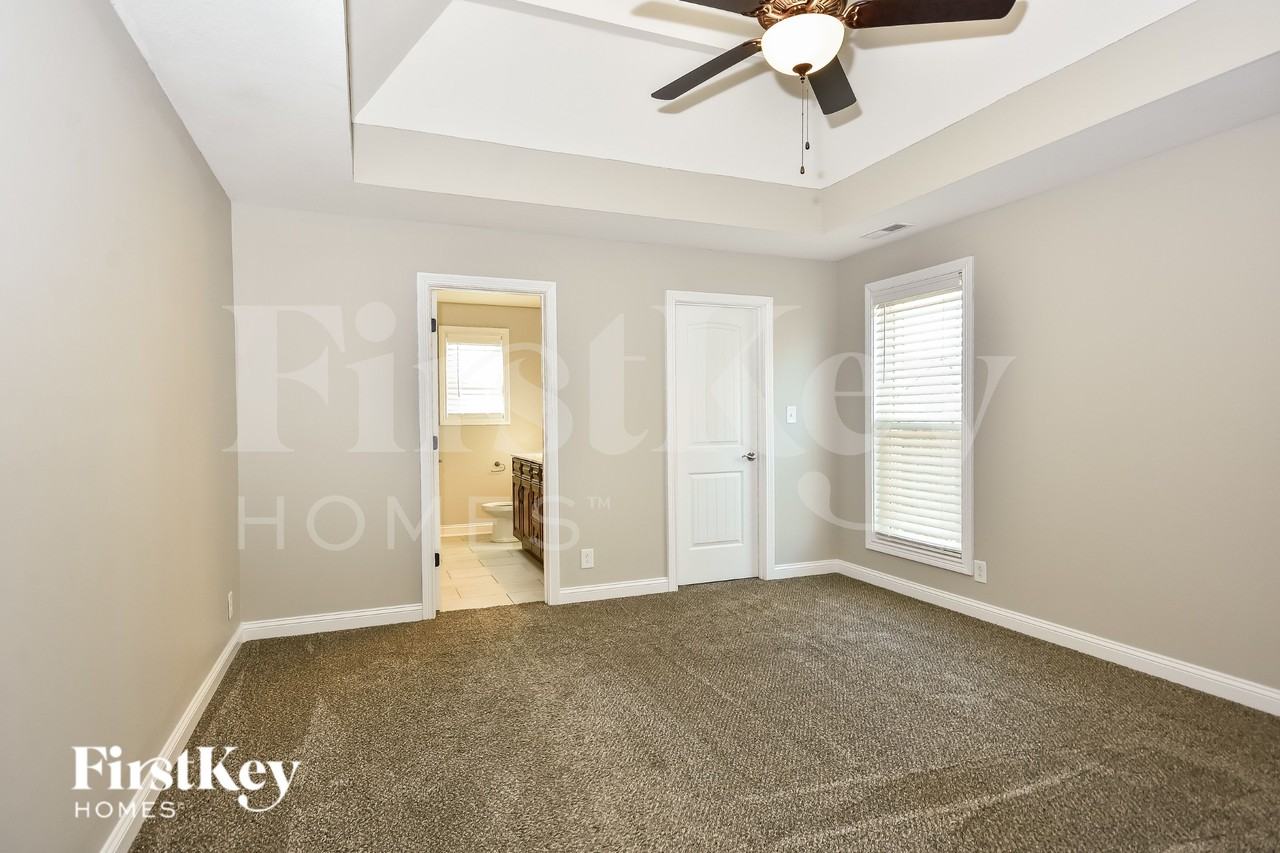 1045 Rushmore Rd - Photo 7 of 15
