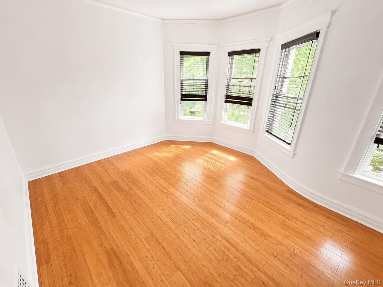 7605 85th Dr - Photo 5 of 5