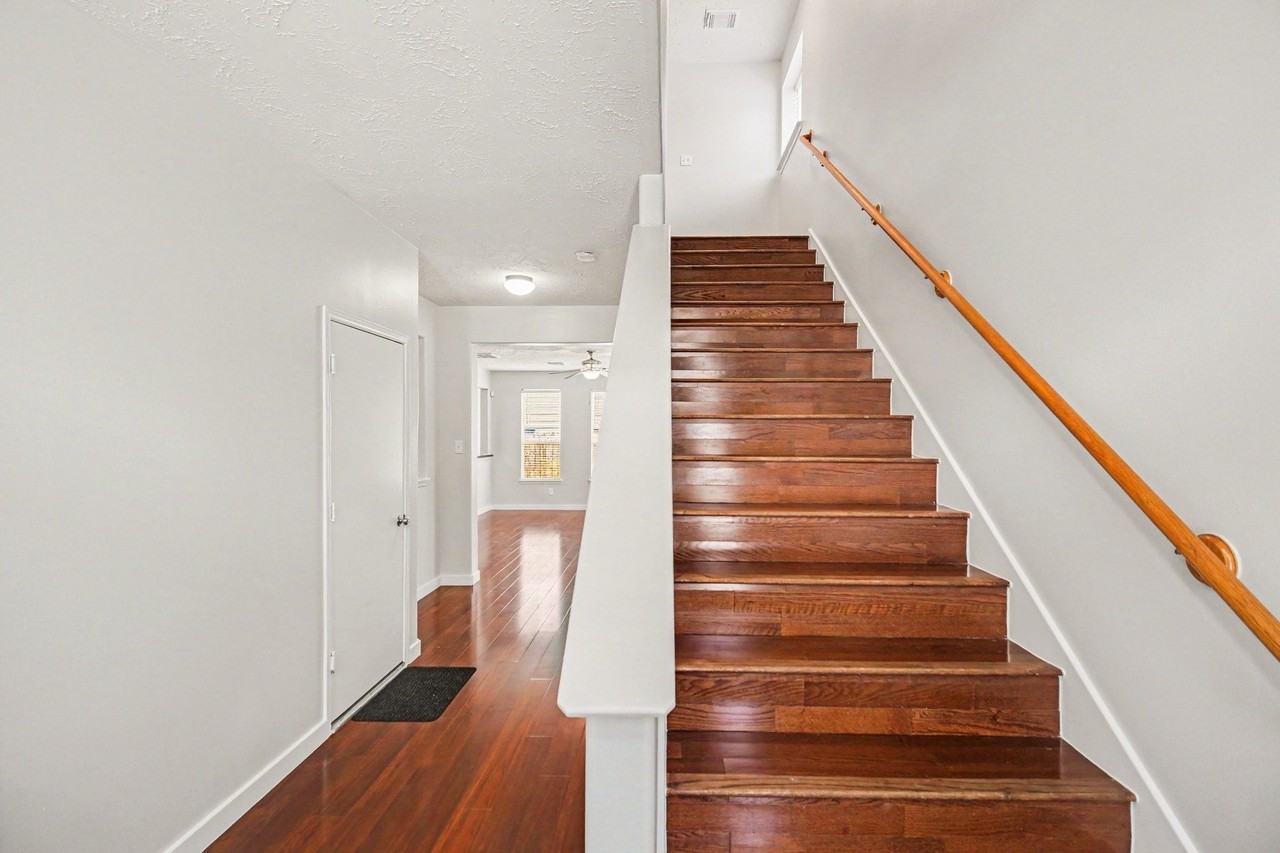 7419 Hollister Rdg - Photo 2 of 27