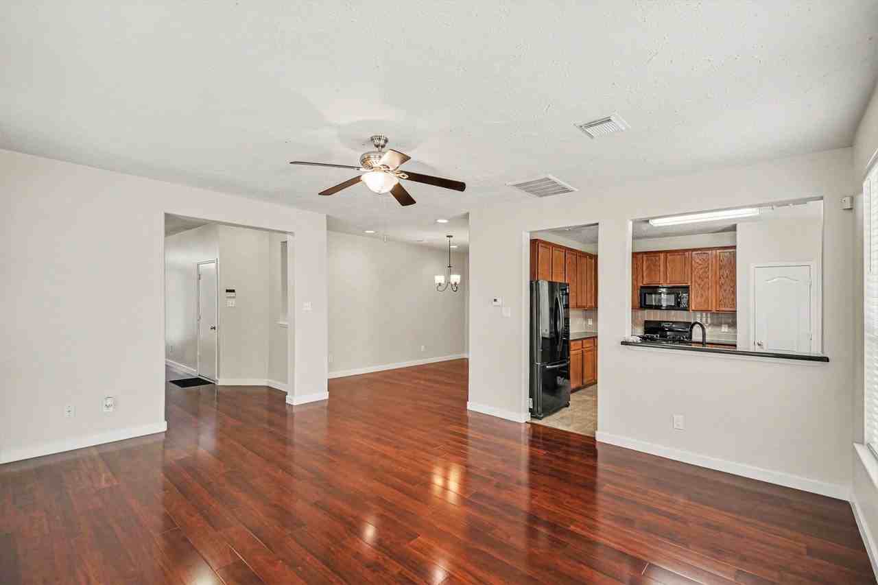 7419 Hollister Rdg - Photo 5 of 27