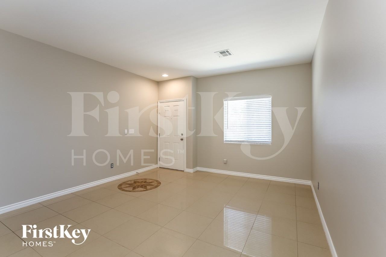 6605 Mccarran St - Photo 3 of 15