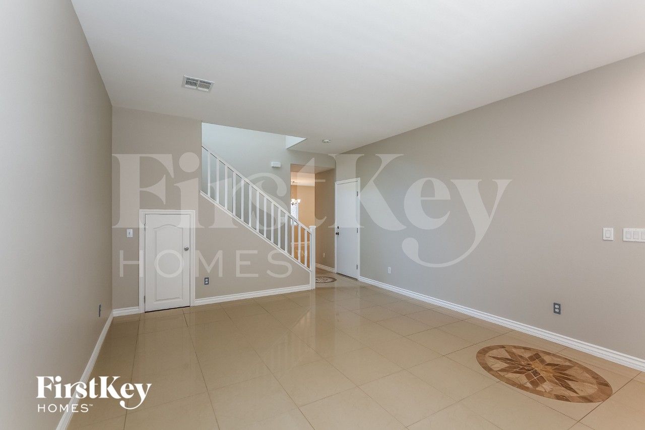 6605 Mccarran St - Photo 4 of 15