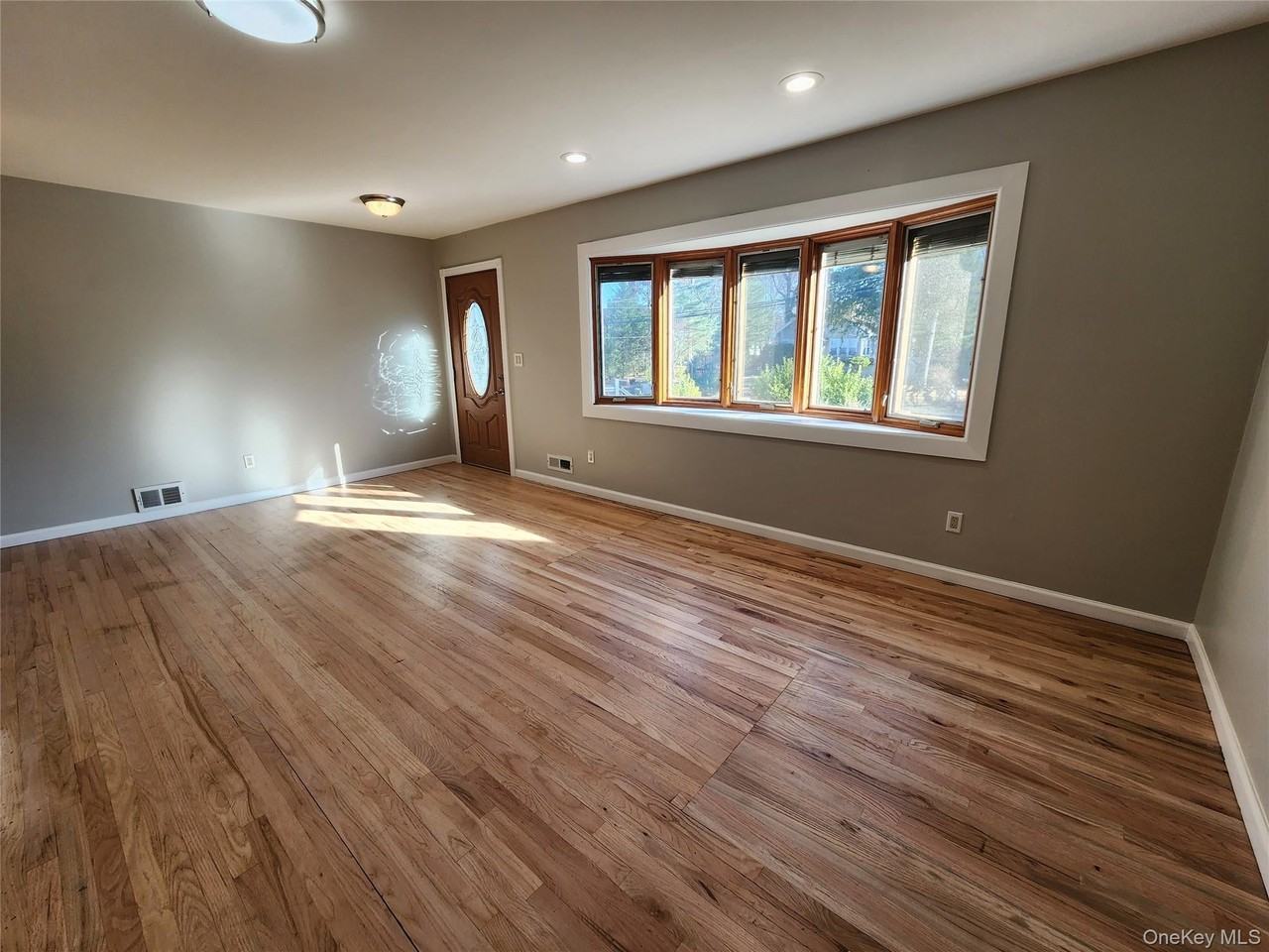 373 Ehrhardt Rd - Photo 2 of 27