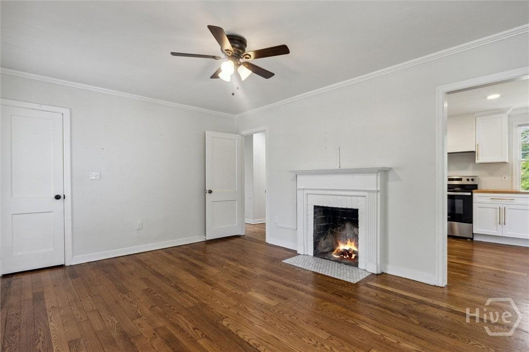 2032 Beech St - Photo 4 of 22