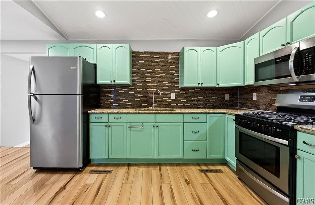 9541 Horseshoe Island Rd - Photo 2 of 19