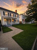 featured image of 811 Charlotte St