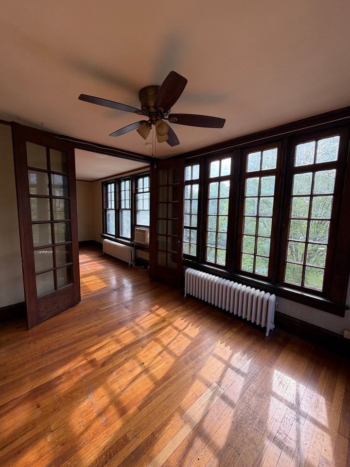 811 16th St #6 - Photo 3 of 10