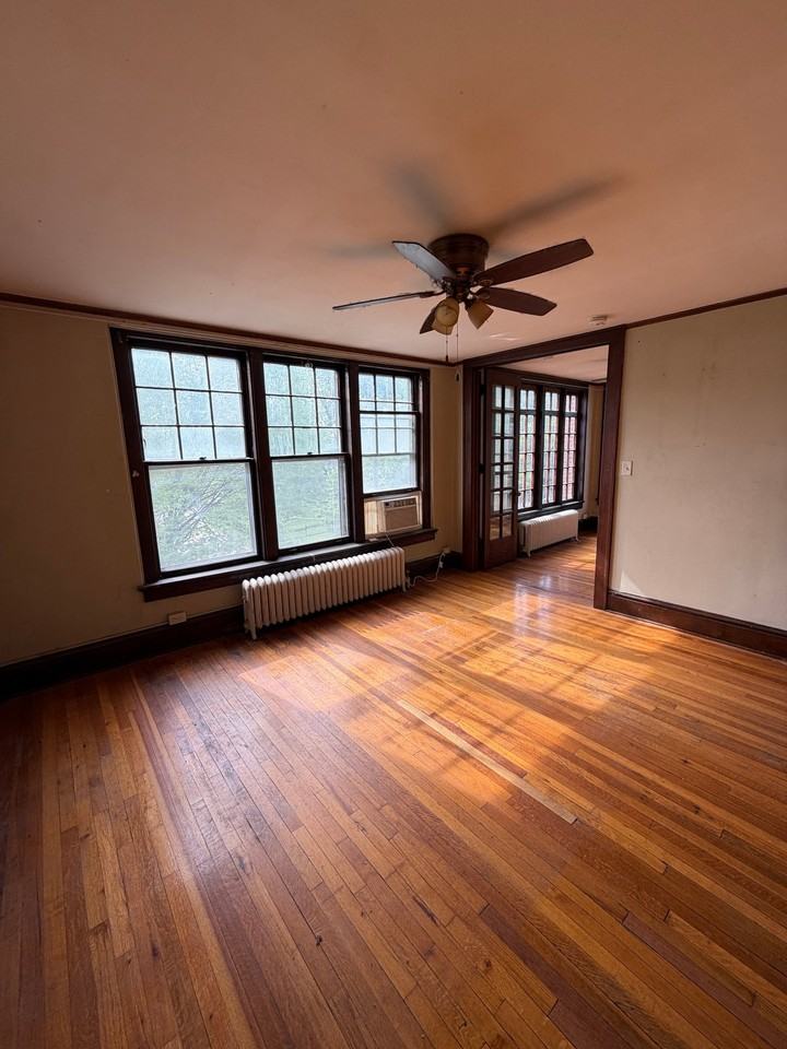 811 16th St #6 - Photo 4 of 10