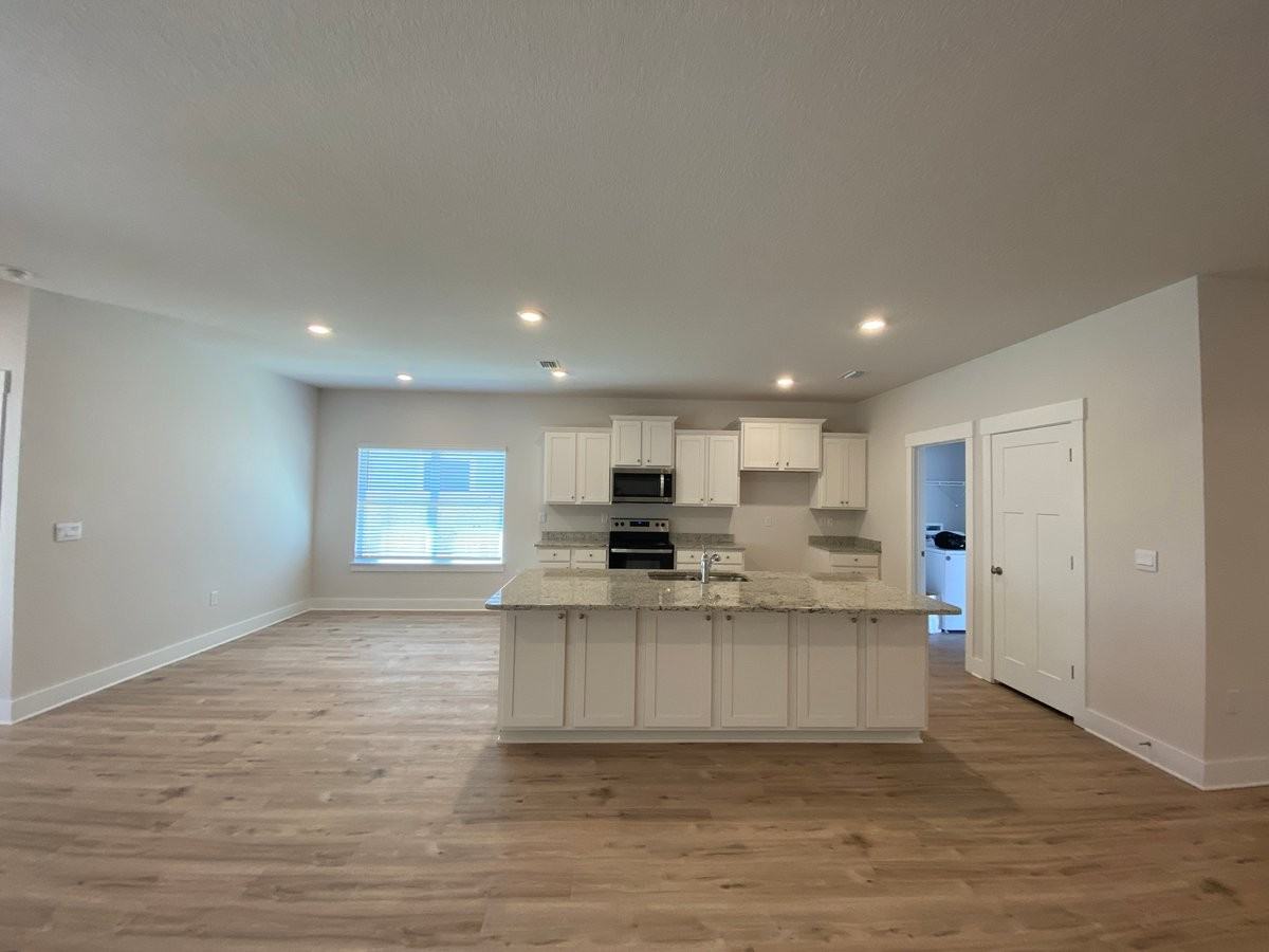 3398 Southwind Dr - Photo 4 of 43