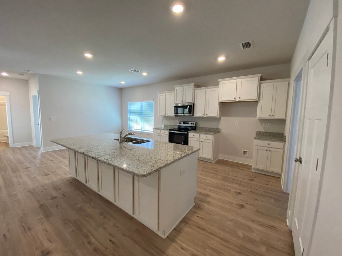 3398 Southwind Dr - Photo 5 of 43