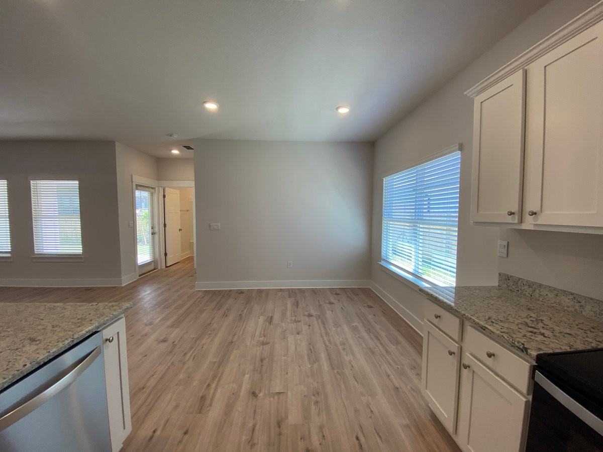 3398 Southwind Dr - Photo 7 of 43