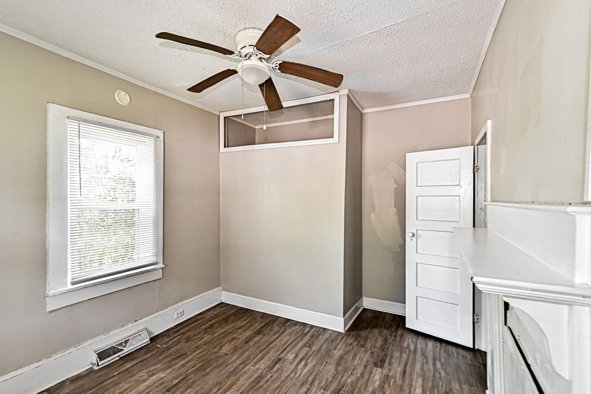 5224 Ridgeway St - Photo 4 of 16