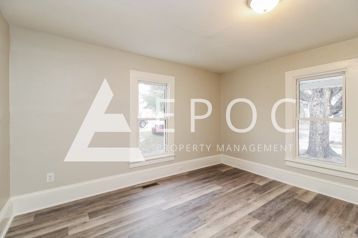 836 E Devonshire St - Photo 7 of 14