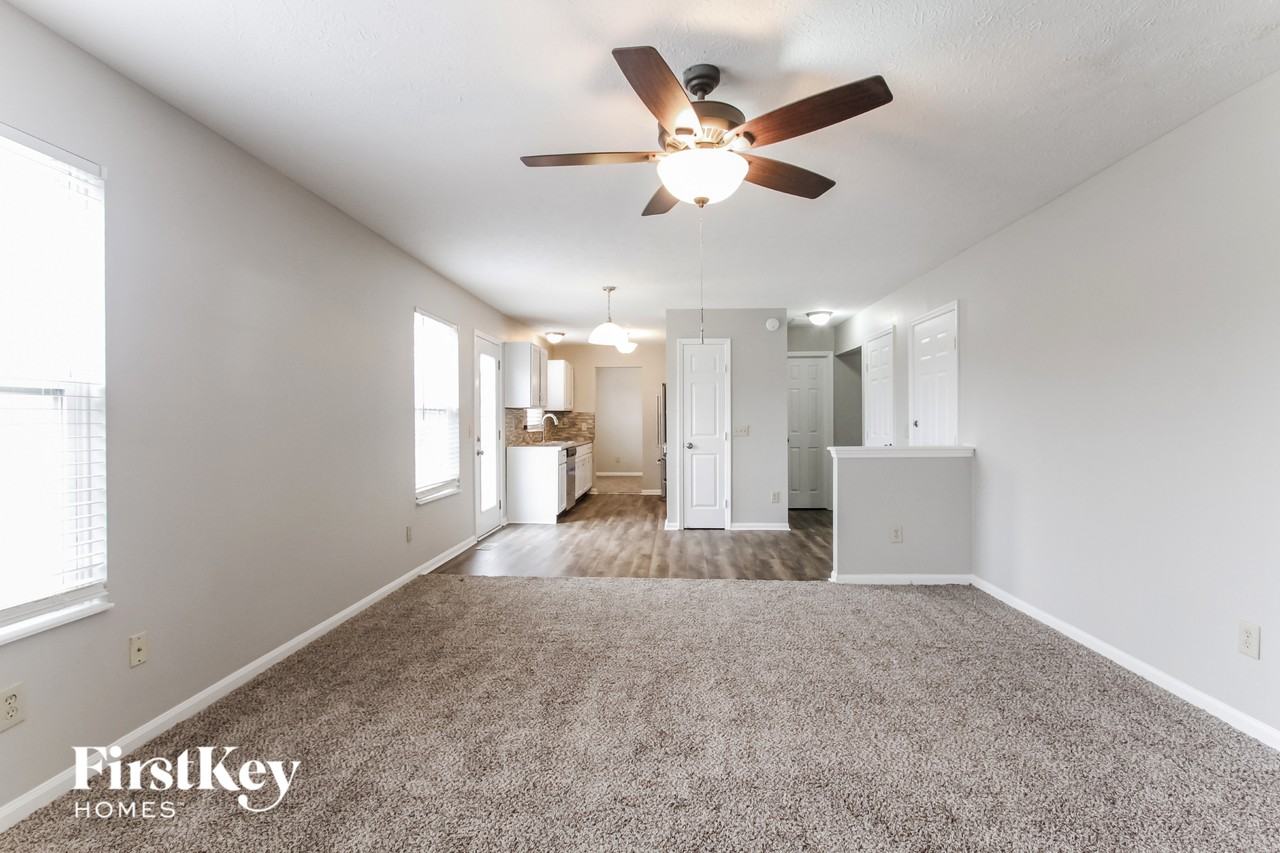 1927 Glendora Dr - Photo 3 of 15