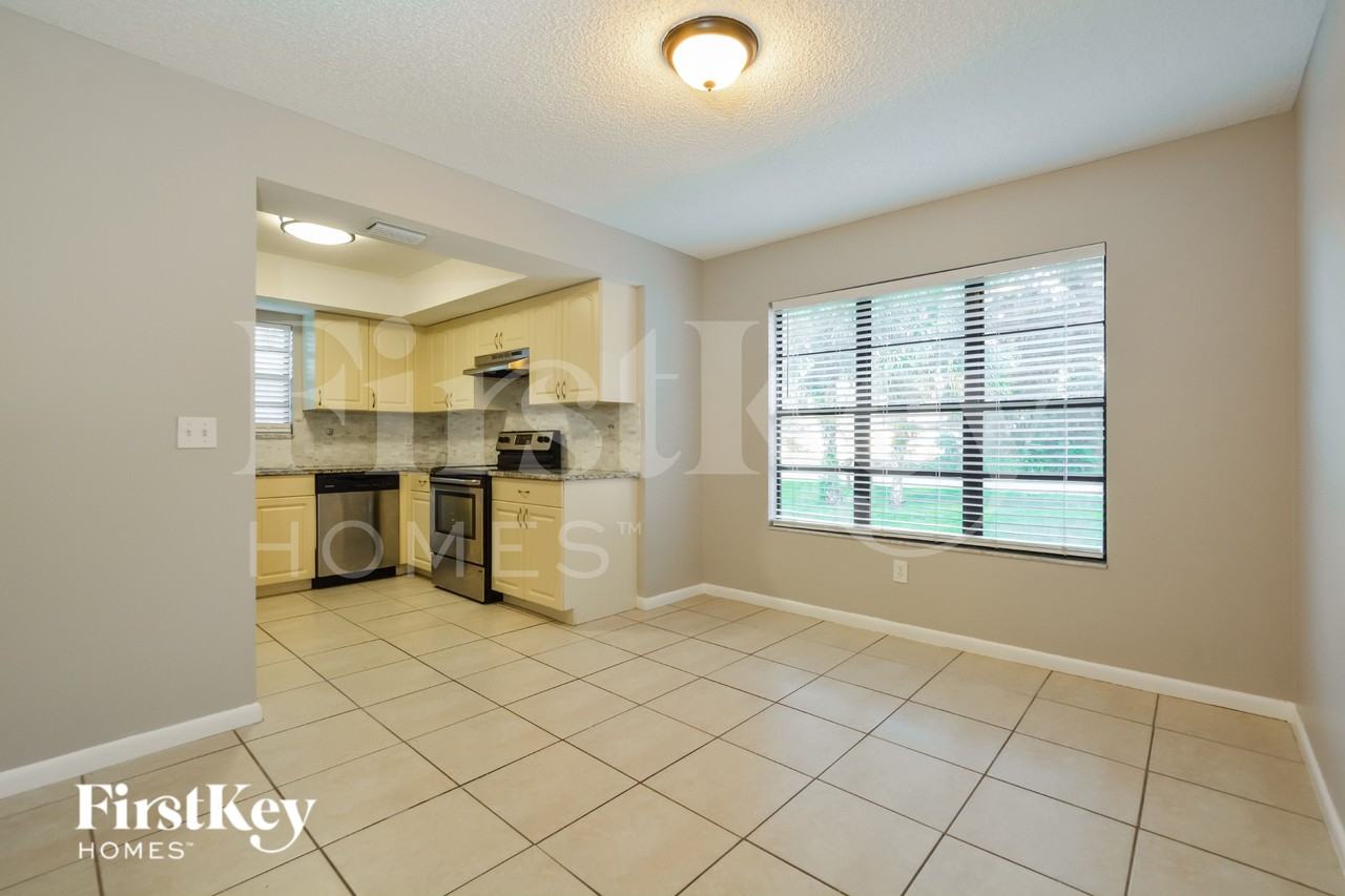 2526 Needle Palm Dr - Photo 3 of 17