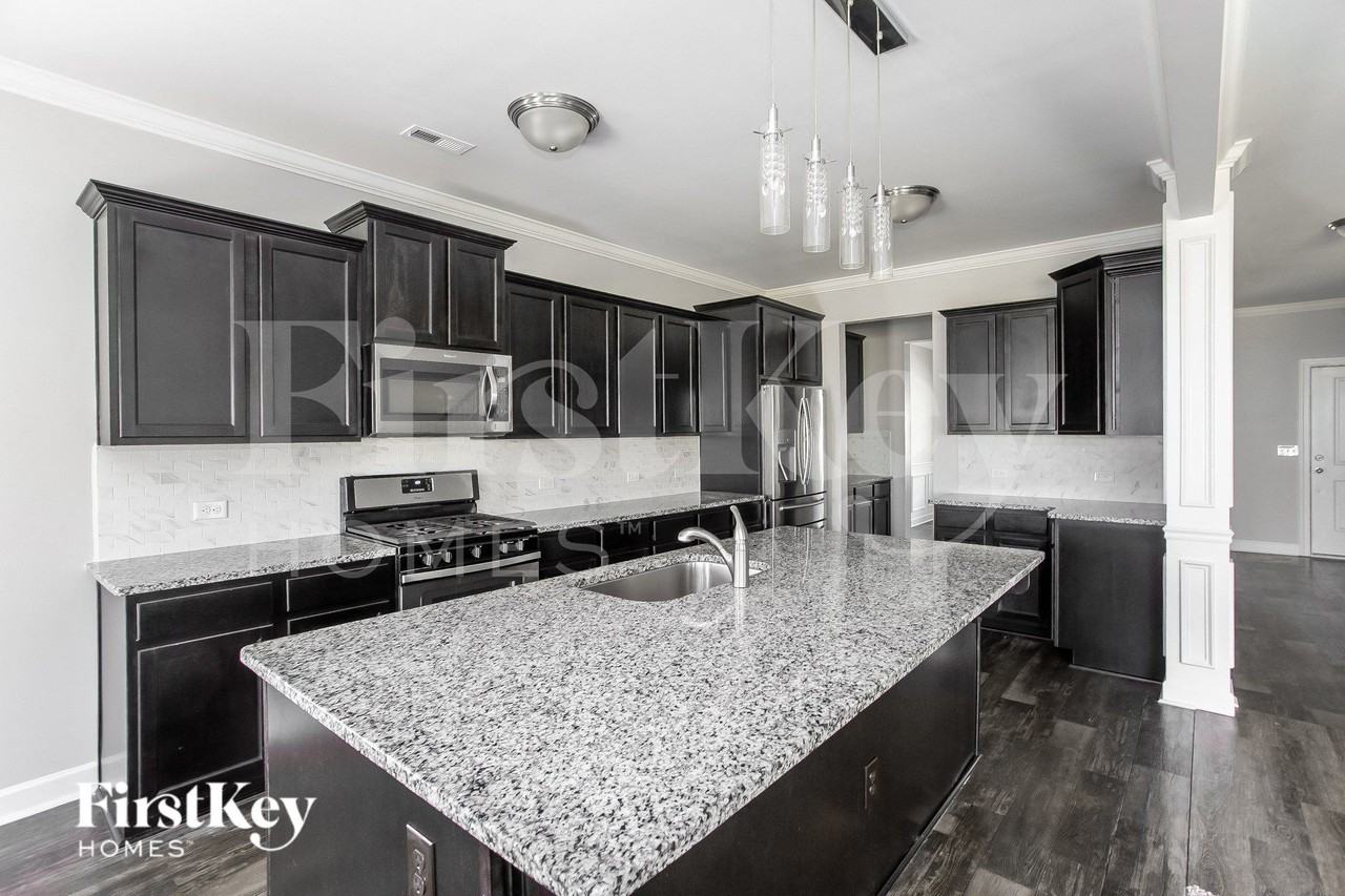 201 Jobe Dr - Photo 7 of 15